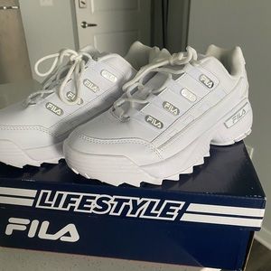 FILA WHITE SNEAKERS